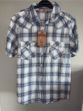 NWT Men’s Blue and White Plaid Short Sleeve Shirt